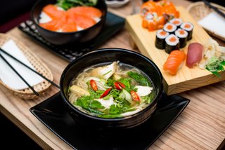 Sushi Mehr Asiatische Spezialitaten Asian Chinese Sushi Lieferdienst Hamburg